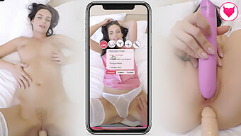 Leanne Lace Se Soumet À Tous Vos Désirs Dans Ce Jeu Porno Interactif