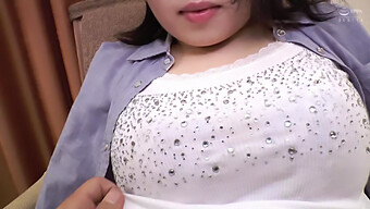 Amateur Japanese Wife With G Cup Breasts Enjoys Oral And Cunnilingus