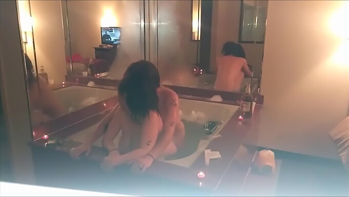 Homemade sex video of couple enjoying bath tub in Atlanta