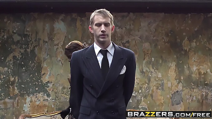 Danny D's enorme lid bevredigt Jasmine Webb in Brazzers video