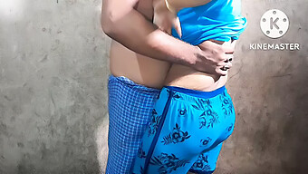 Une Adolescente Indienne Amateur Avec De Gros Seins Naturels Se Fait Baiser Fort Par Son Demi-Frère