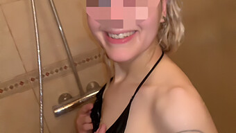 Ung Italiensk Teenager Får Anal I Brusebad I Pov