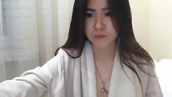 เซสชั่นการพุ่งที่รุนแรงของความงาม Chaturbate