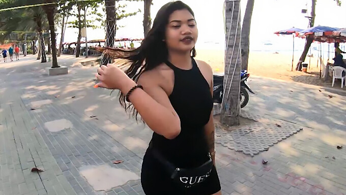 Amatööri Thai teini kanssa iso perse tähdet hardcore POV seksiä hyvin varustettu turisti