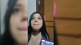 Vídeo caseiro da namorada colombiana interrompendo o jogo de sexo