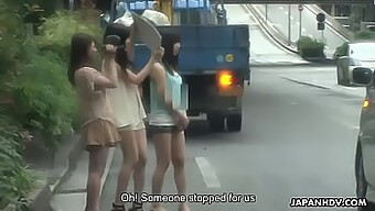 Remaja Jepun Yang Tidak Terkendali, Shiori, Nozomi, Dan Yuuko Terlibat Dalam Seks Oral Dan Kereta