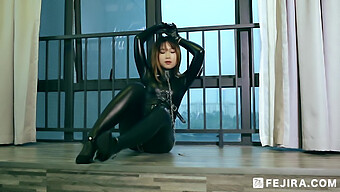 Enjoy A Latex-Clad Femdom Mistress In A Bondage-Themed Video