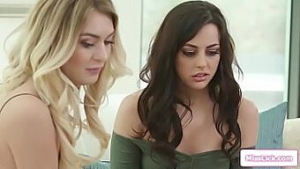 La Lesbiana Natalia Star Se Sienta En La Cara De Su Asistente