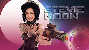 Het Møte Med Petite Brunette Stevie Moon Og En Velutstyrt Partner