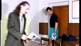 Büyük Göğüslü Ve Vahşi Bir Çağrıya Sahip Avrupa Retro Klasiği (1995)