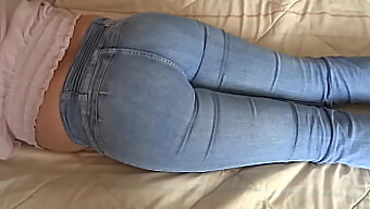 Uma Coleção De Vídeos Da Minha Esposa, Uma Latina De 58 Anos Com Cabelos Não Raspados, Mostrando Seu Amplo Sorriso Safado Em Jeans E Revelando Suas Roupas Íntimas