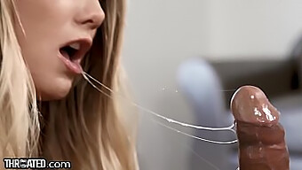 Pov Deepthroat Avsugning Från Blondin Aj Applegate