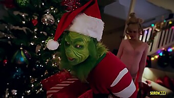 Cherie Deville Egy Xxx Grinch Témájú Csoportos Szex Jelenetben