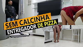 Cristina Almeida Flaunts Her Assets While Receiving Pizza Delivery In Quarantine