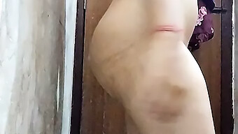 Indian Housewife Caught On Camera After Nude Masturbation And Anal Play